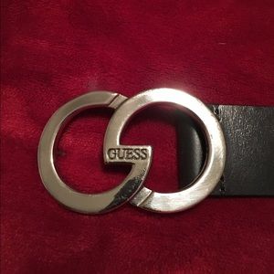 GUESS black leather belt