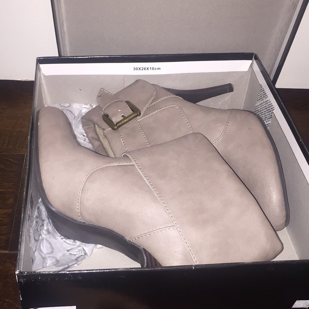 Bootie boots - taupe size 8