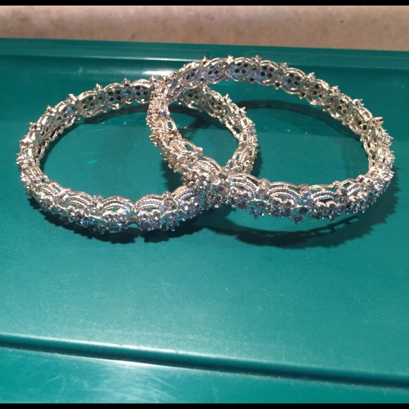 Silver bangles - Picture 2 of 3