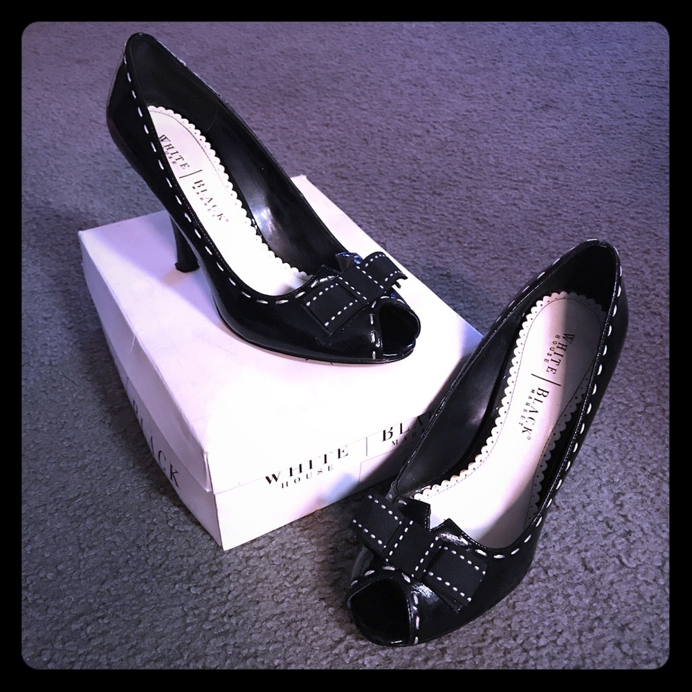 Black heel w/white stitching