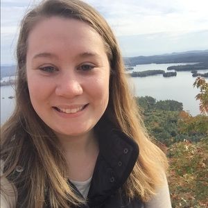 Meet your Posher, Lauren