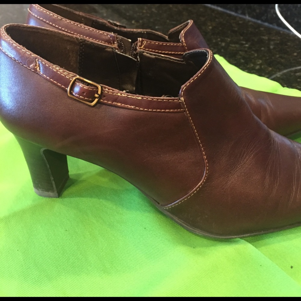 Liz Claiborne booties