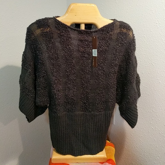 Cold Shoulder Cable Knit Sweater | Voile et lumiere | Online Store