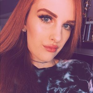 Meet your Posher, Caitlan