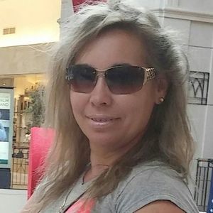 Meet your Posher, Elena