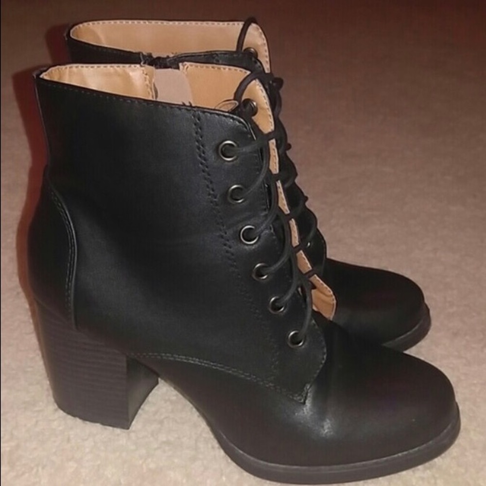 Black chunky bootie!