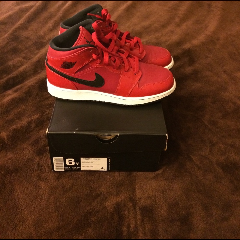 Air Jordan 1 size 6 in big kids