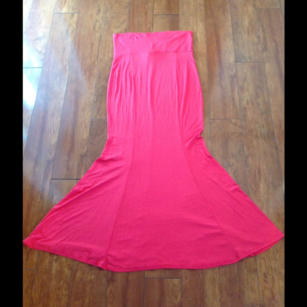 Mermaid skirt coral colored size XL NWOT