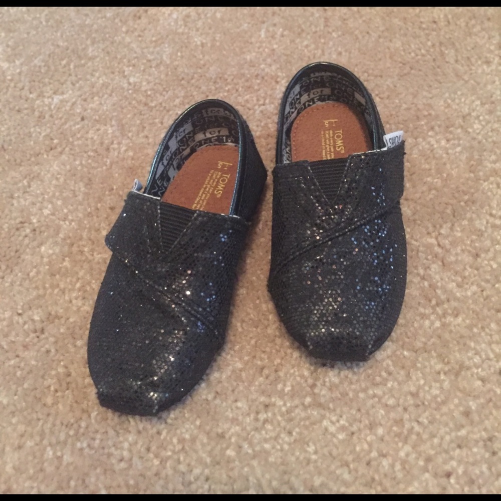 Toddler 5 sequin black toms