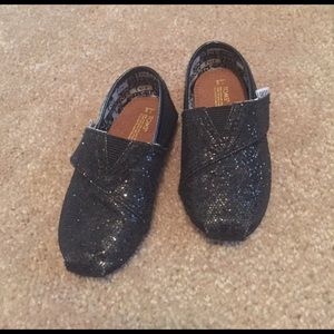 Toddler 5 sequin black toms