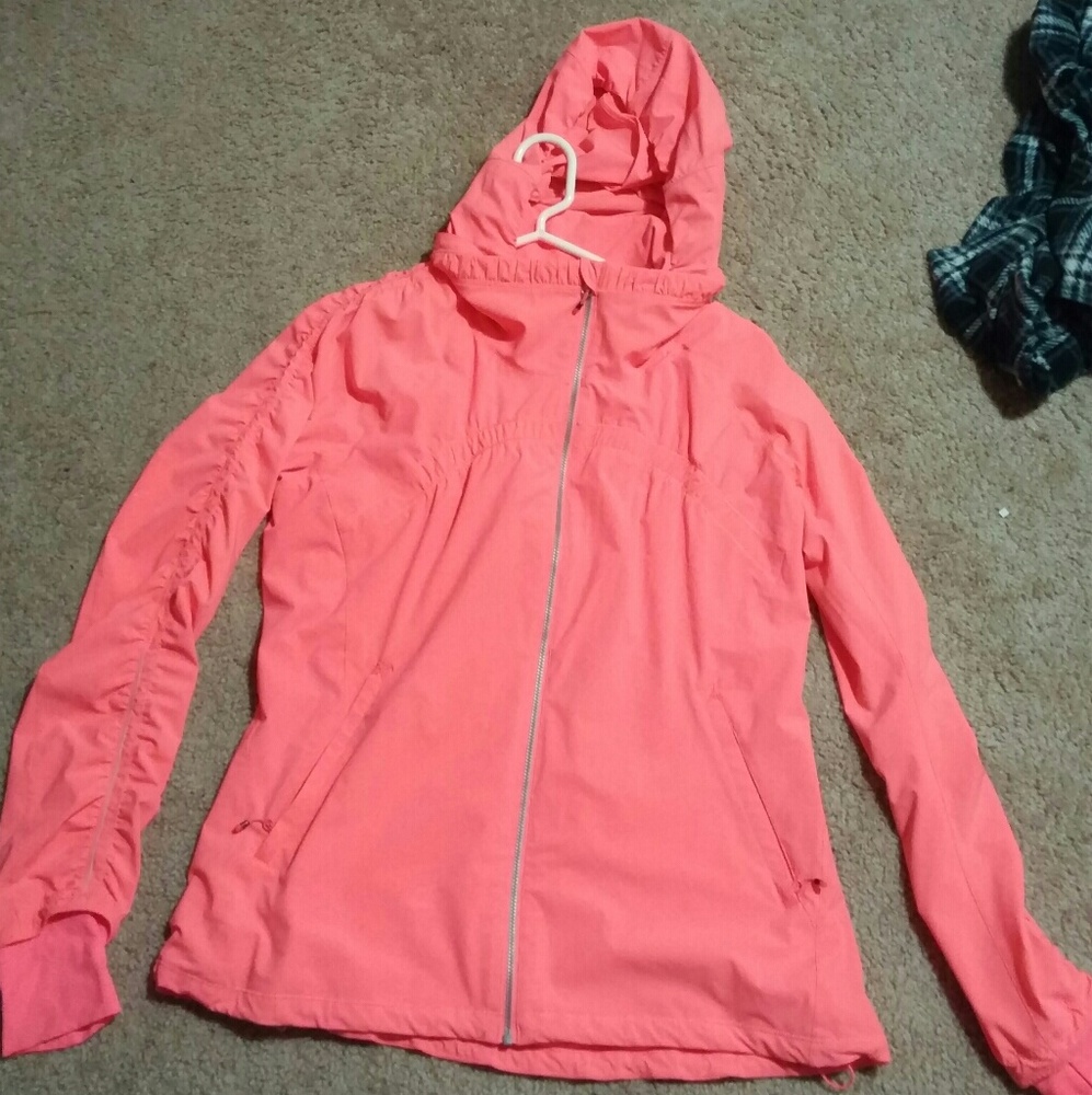 Lululemon windbreaker perfect condition