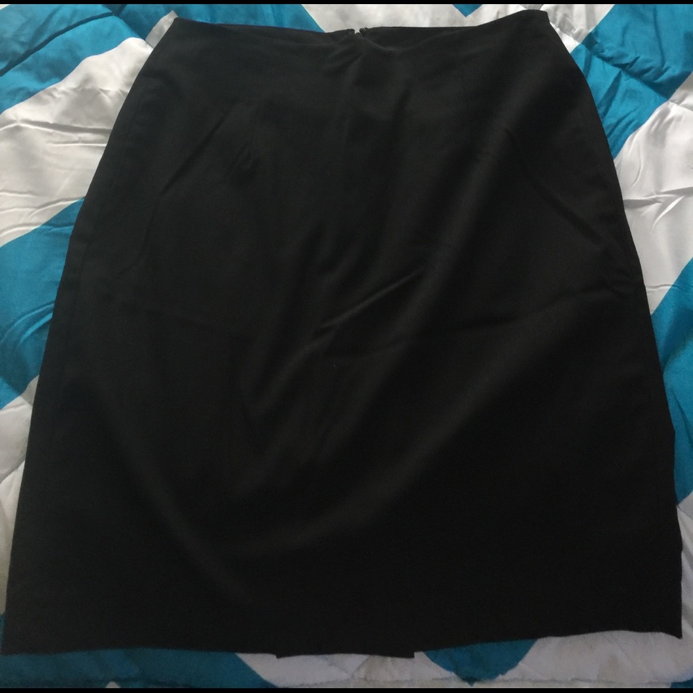 Banana Republic Black Pencil Skirt- Size 4