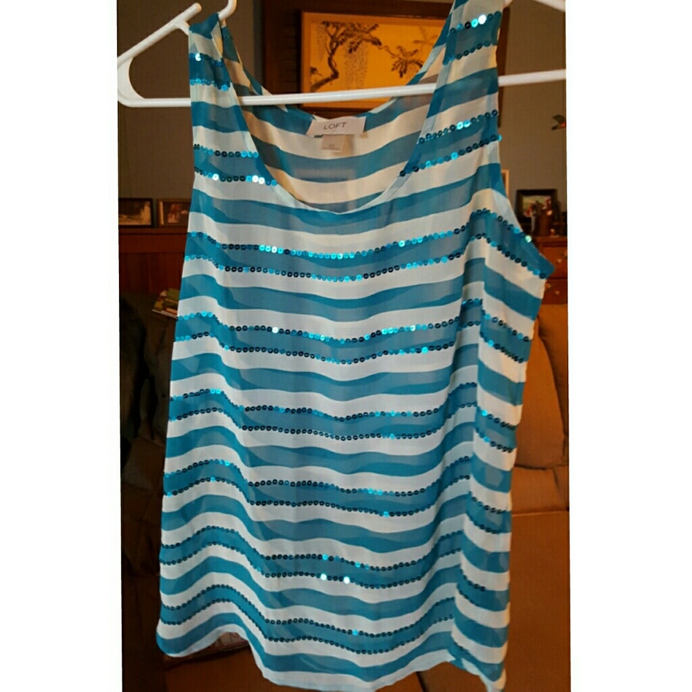 Comfortable, flowy Loft tank top