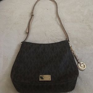Micheal kors crossbody