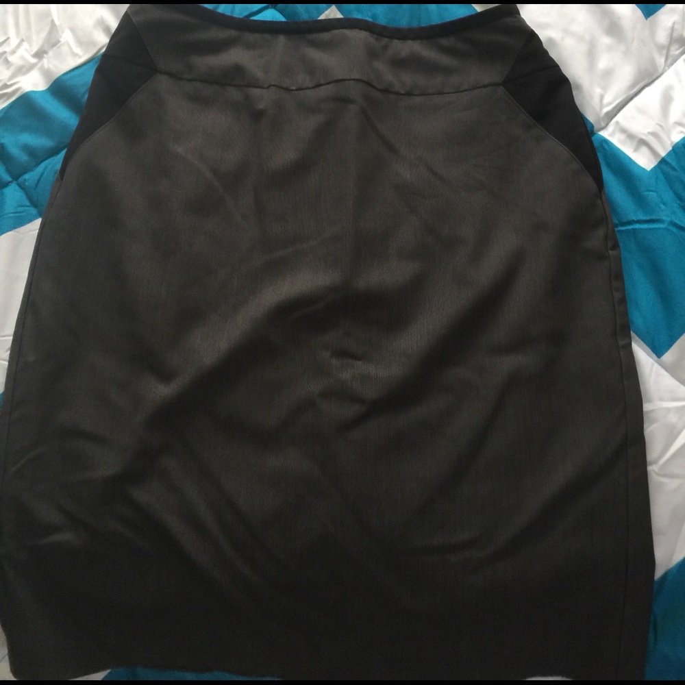 Worthington Black and Grey Pencil Skirt- Size 6