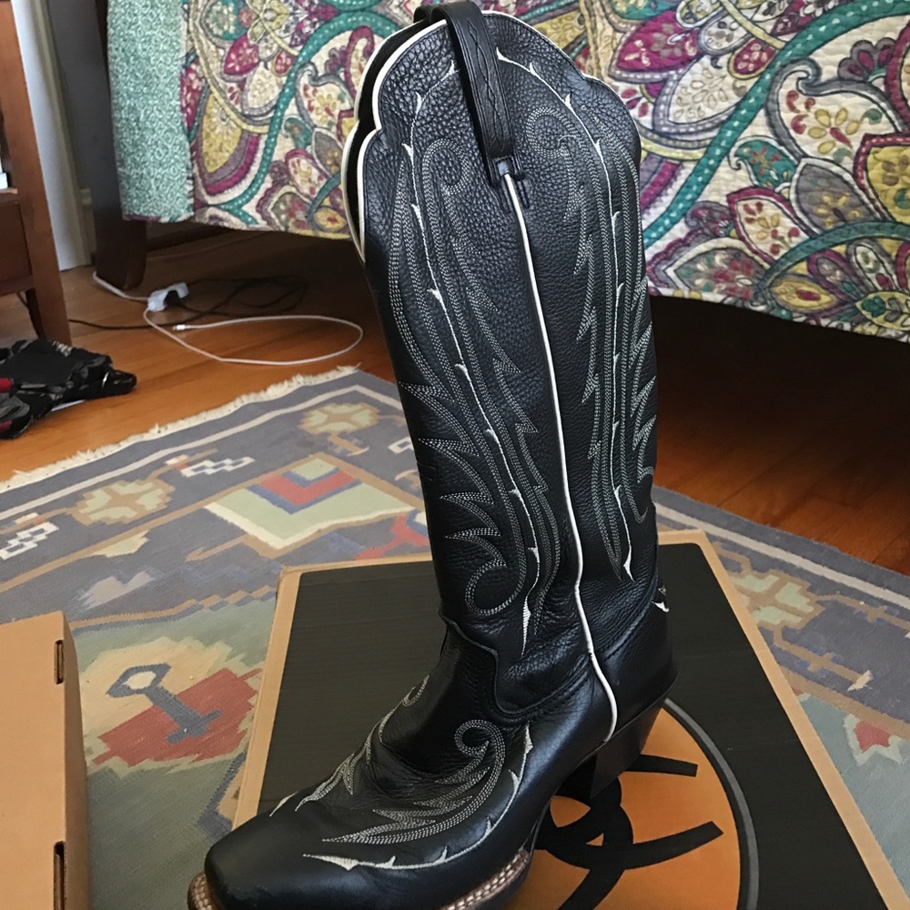 Black and White Ariart Cowboy Boots