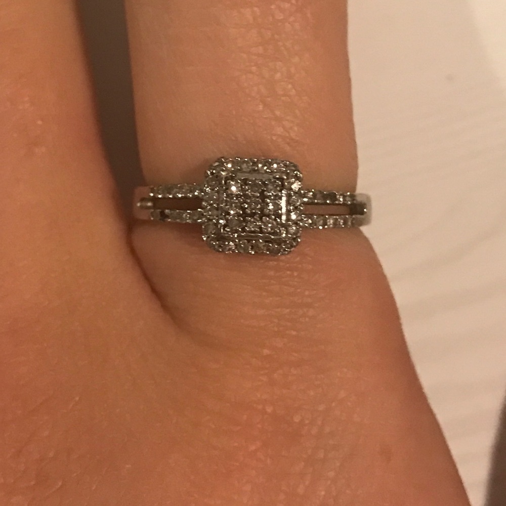 ‼️SALE‼️SILVER DIAMOND RING!!