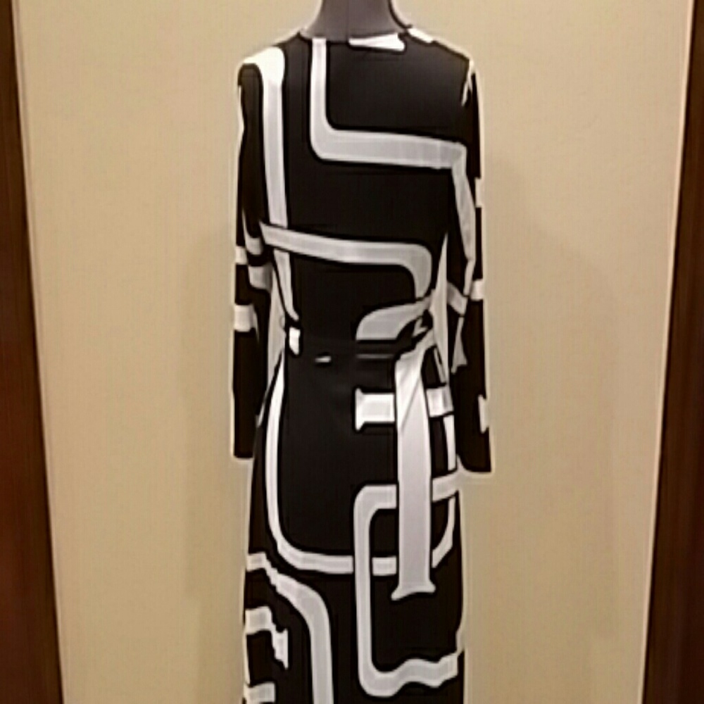 Dress - Picture 3 of 4