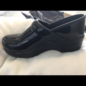 Dansko Black slip-on Work Clogs professional