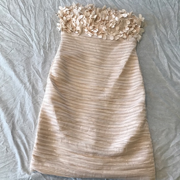 Cream strapless dress - Picture 2 of 6