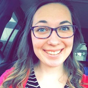 Meet your Posher, Lauren