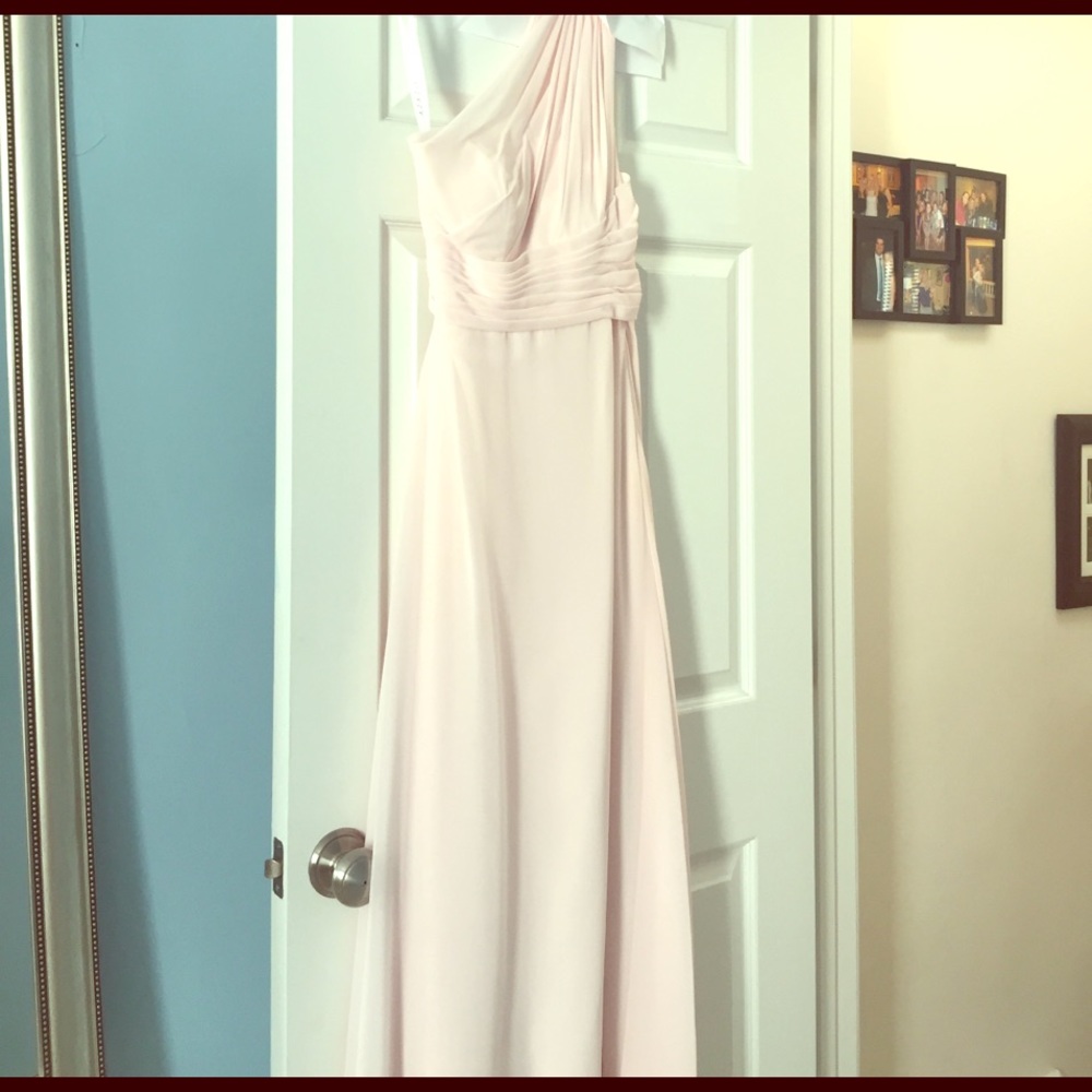Beautiful blush Azazie Gown