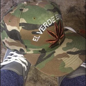 My custom made "green is life" in Spanish snap bac