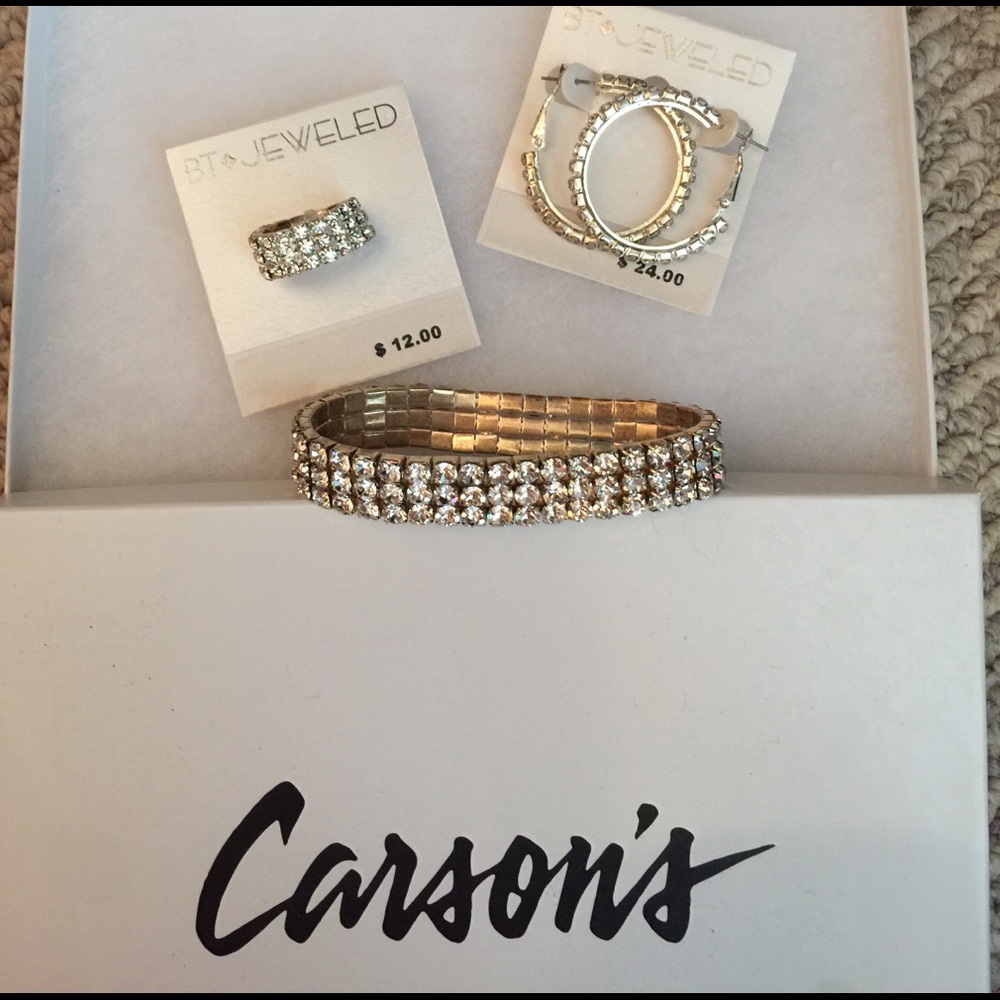 NWT Earrings ring bracelet with rhinestones