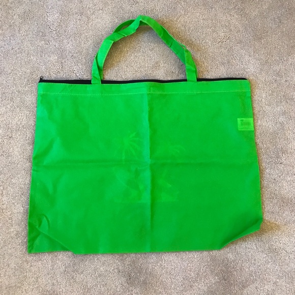 Light weight green beach tote - Picture 3 of 3