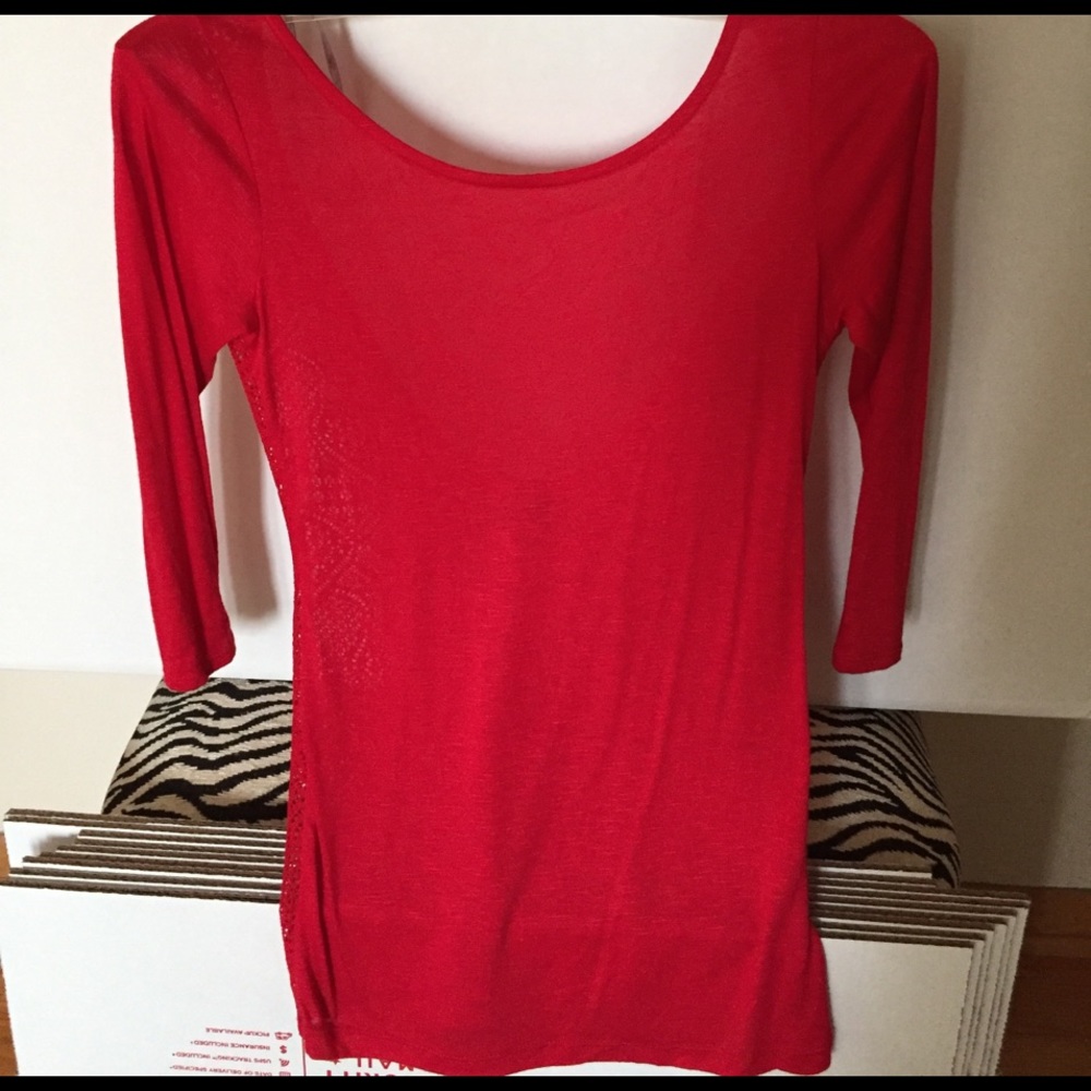 Red shirt with sassy back! 😍