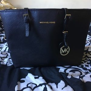 MK purse - not authentic.