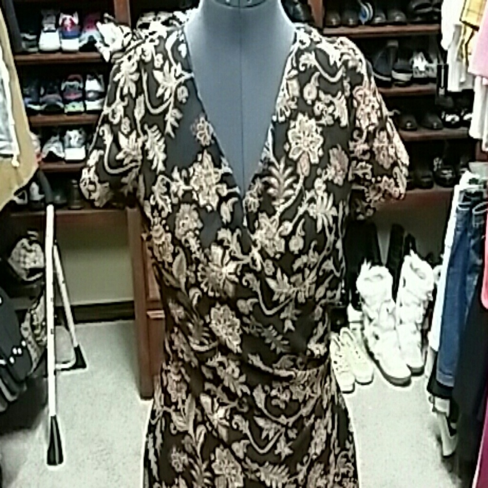 Dress - Picture 2 of 4