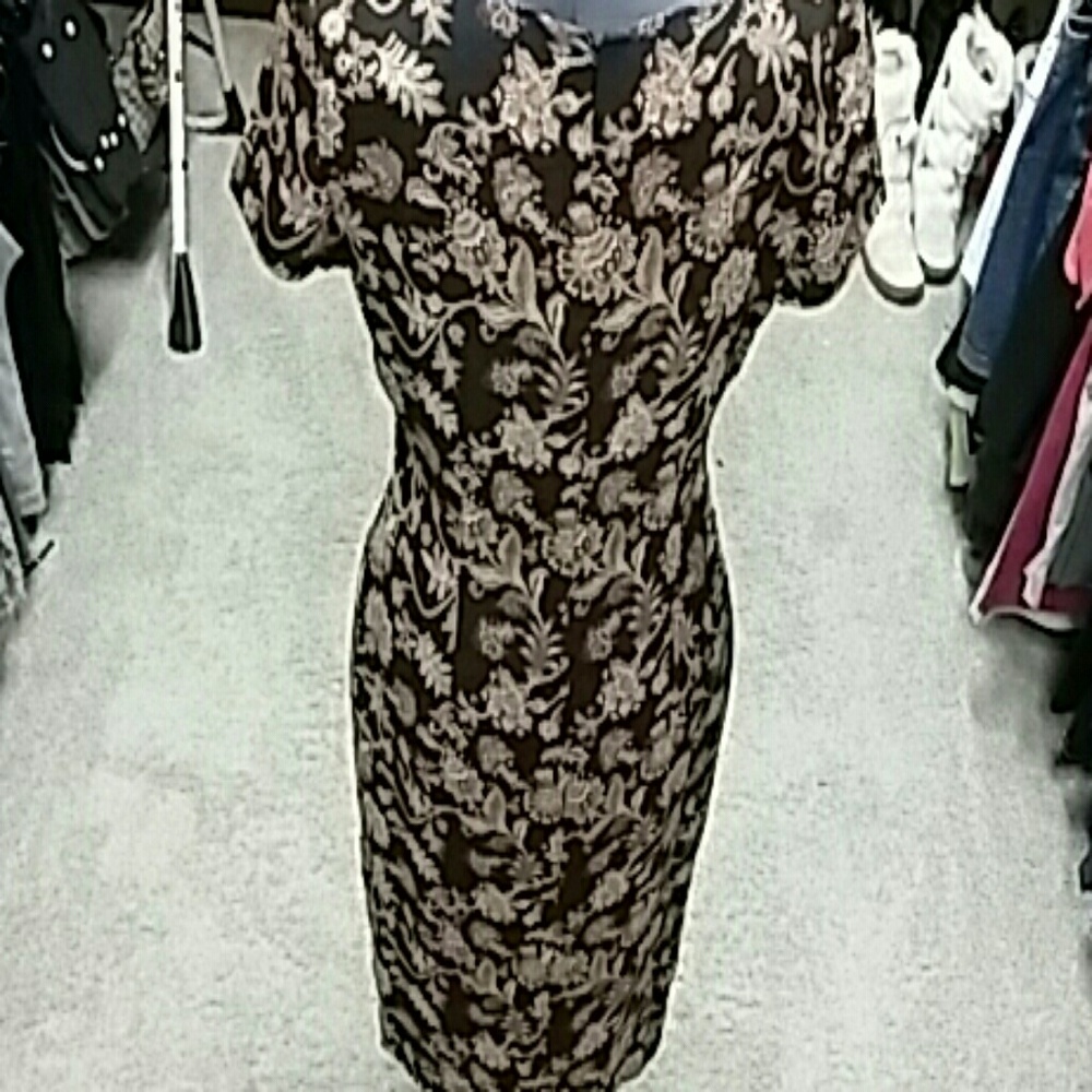 Dress - Picture 3 of 4