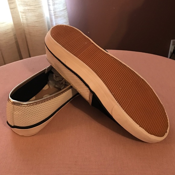 Designer Shoes - Picture 4 of 4