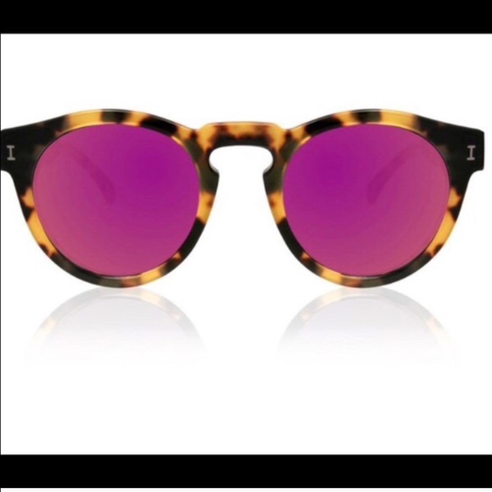 Pink illesteva sunglasses