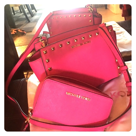 Michael Kors Selma Studded Saffiano Messenger - Picture 2 of 8