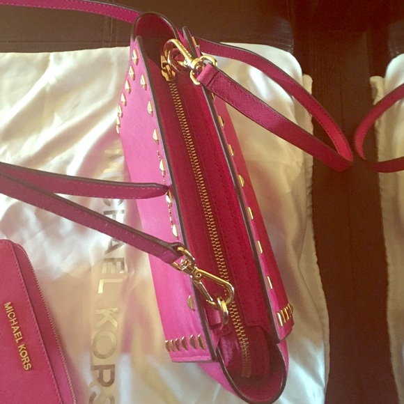 Michael Kors Selma Studded Saffiano Messenger - Picture 4 of 8