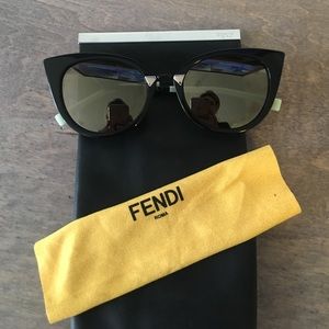 Fendi 0118S Cat Eye Sunglasses!