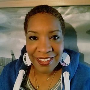 Meet your Posher, Roxanne