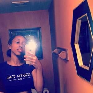 Meet your Posher, Desiree