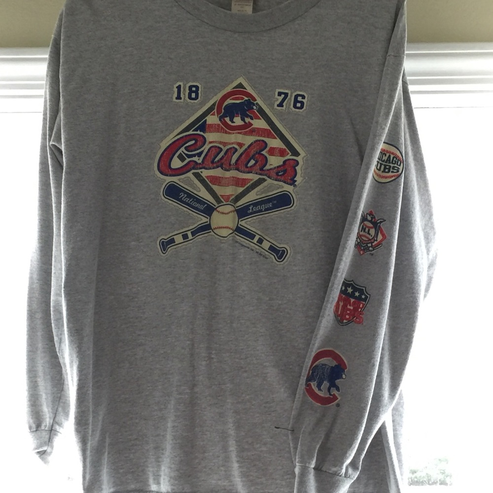 Cubs long sleeve shirt