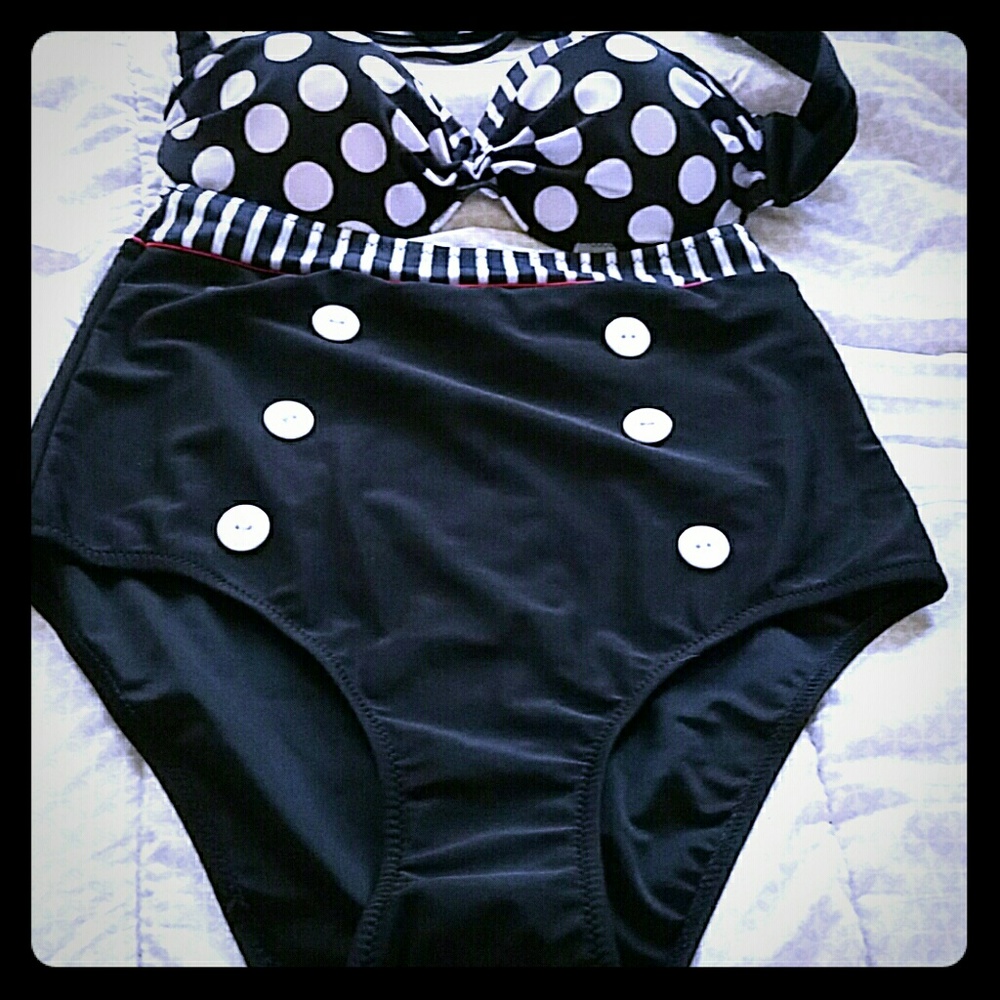 Brand New! High Waisted Vintage 2pc Poka dot Bikin