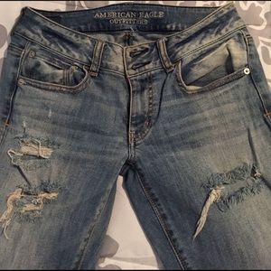 American Eagle distressed jeans!