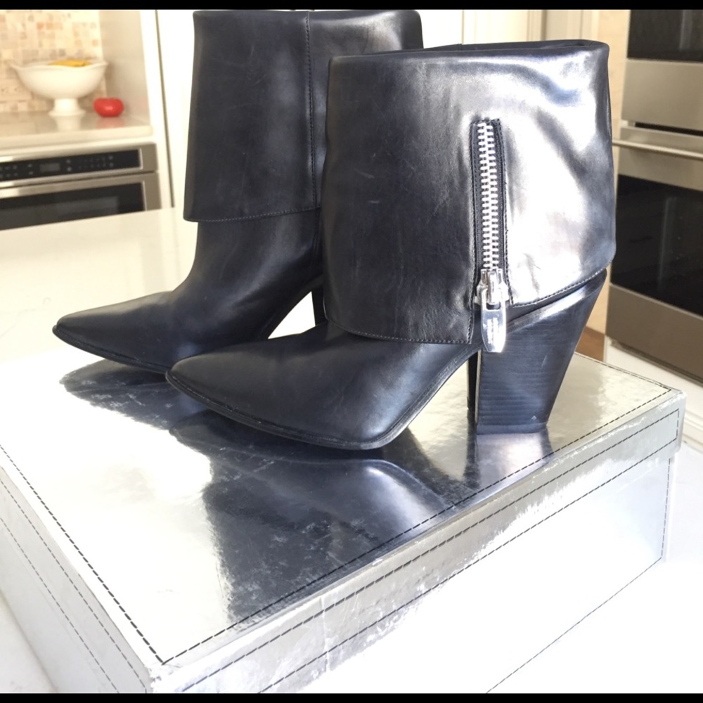 Sigerson Morrison black heeled bootie