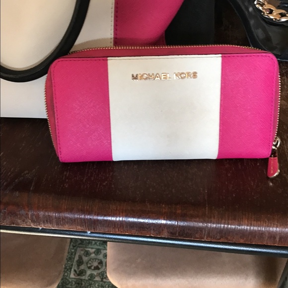 Michael Kors Jet Set crossbody bag on sale at Walmart for  Michael Kors purse and wallet