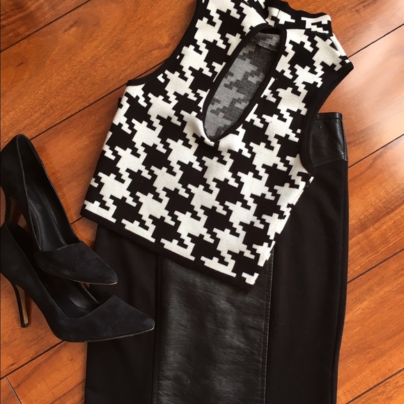 Houndstooth Sweater Crop Top - Picture 2 of 2