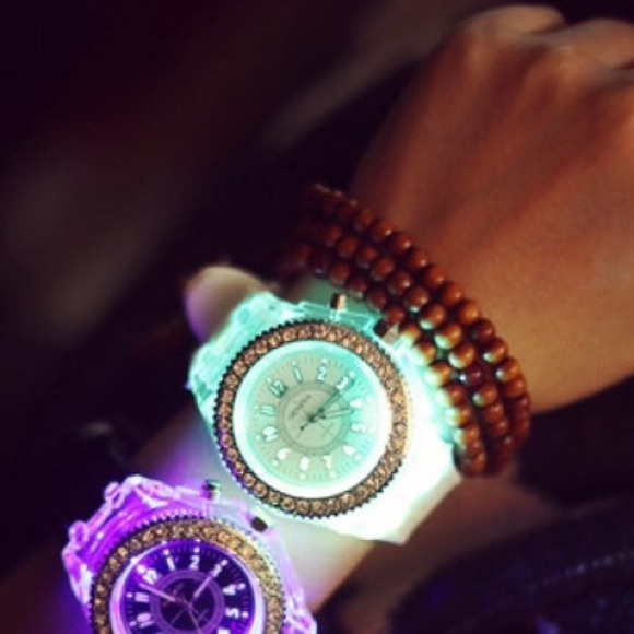 Sold 🔥 - Picture 2 of 3