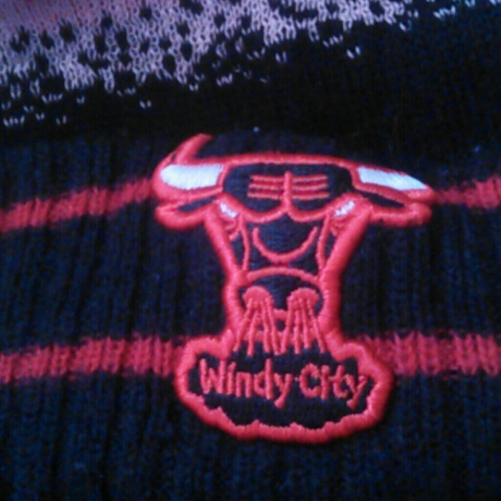 Bulls Hat - Picture 3 of 3