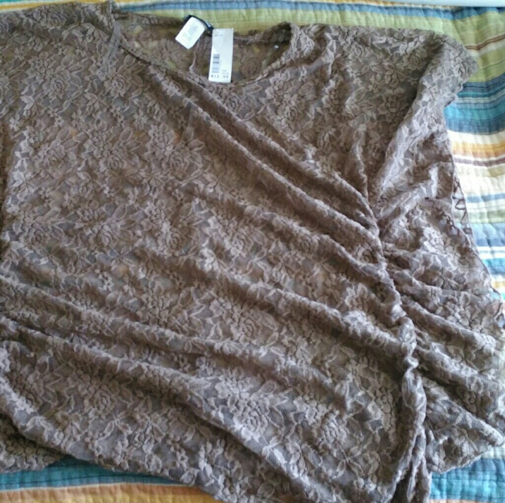 Sleeveless shirt