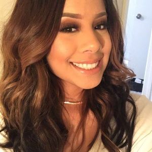 Meet your Posher, Perla